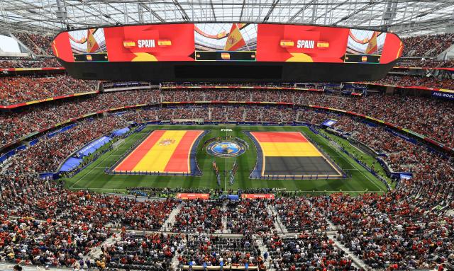(260711) -- LOS ANGELES, July 11, 2026 (Xinhua) -- Players of both sides react before the quarter final match between Spain and Belgium at the 2026 FIFA World Cup at Los Angeles Stadium in Los Angeles, the United States, July 10, 2026. (Xinhua/Mao Siqian)