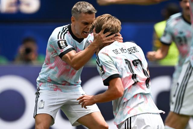 (260711) -- LOS ANGELES, July 11, 2026 (Xinhua) -- Charles De Ketelaere (R) of Belgium celebrates scoring with his teammate during the quarter final match between Spain and Belgium at the 2026 FIFA World Cup at Los Angeles Stadium in Los Angeles, the United States, July 10, 2026. (Xinhua/Wu Xiaoling)