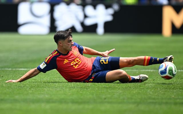 (260711) -- LOS ANGELES, July 11, 2026 (Xinhua) -- Pedri of Spain competes during the quarter final match between Spain and Belgium at the 2026 FIFA World Cup at Los Angeles Stadium in Los Angeles, the United States, July 10, 2026. (Xinhua/Wu Xiaoling)
