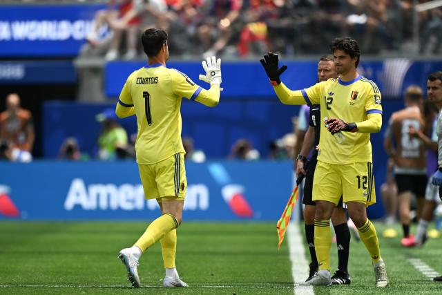 (260711) -- LOS ANGELES, July 11, 2026 (Xinhua) -- Thibaut Courtois (L), goalkeeper of Belgium is substituted off during the quarter final match between Spain and Belgium at the 2026 FIFA World Cup at Los Angeles Stadium in Los Angeles, the United States, July 10, 2026. (Xinhua/Wu Xiaoling)