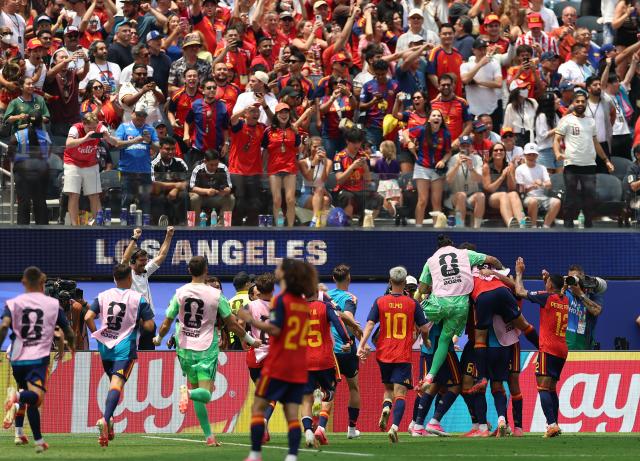 (260711) -- LOS ANGELES, July 11, 2026 (Xinhua) -- Players of Spain celebrate scoring during the quarter final match between Spain and Belgium at the 2026 FIFA World Cup at Los Angeles Stadium in Los Angeles, the United States, July 10, 2026. (Xinhua/Bai Xuefei)