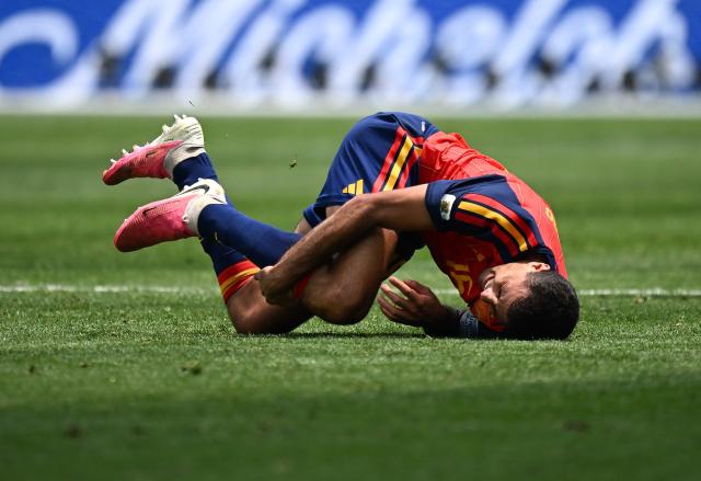 (260711) -- LOS ANGELES, July 11, 2026 (Xinhua) -- Rodri of Spain falls on the ground during the quarter final match between Spain and Belgium at the 2026 FIFA World Cup at Los Angeles Stadium in Los Angeles, the United States, July 10, 2026. (Xinhua/Wu Xiaoling)