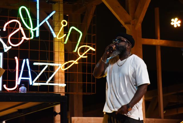 (260710) -- ROTTERDAM, July 10, 2026 (Xinhua) -- A singer performs during the opening day of the 50th North Sea Jazz Festival in Rotterdam, the Netherlands on July 10, 2026. (Xinhua/Shao Haijun)