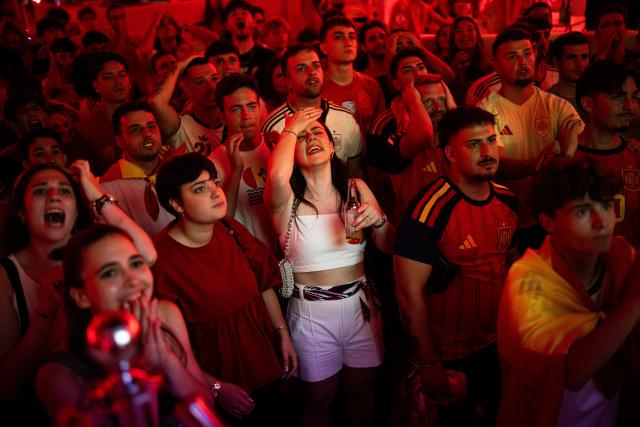 (260711) -- BARCELONA, July 11, 2026 (Xinhua) -- Spanish fans react as they watch the live broadcast of the 2026 FIFA World Cup quarterfinal match between Spain and Belgium in Barcelona, Spain, July 10, 2026. (Photo by Joan Gosa/Xinhua)