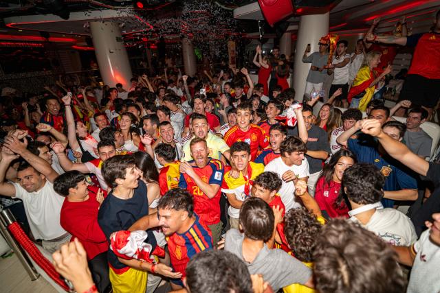 (260711) -- BARCELONA, July 11, 2026 (Xinhua) -- Spanish fans react as they watch the live broadcast of the 2026 FIFA World Cup quarterfinal match between Spain and Belgium in Barcelona, Spain, July 10, 2026. (Photo by Joan Gosa/Xinhua)