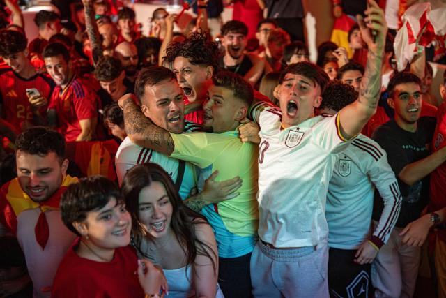 (260711) -- BARCELONA, July 11, 2026 (Xinhua) -- Spanish fans react as they watch the live broadcast of the 2026 FIFA World Cup quarterfinal match between Spain and Belgium in Barcelona, Spain, July 10, 2026. (Photo by Joan Gosa/Xinhua)