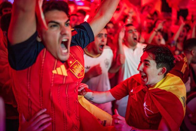 (260711) -- BARCELONA, July 11, 2026 (Xinhua) -- Spanish fans react as they watch the live broadcast of the 2026 FIFA World Cup quarterfinal match between Spain and Belgium in Barcelona, Spain, July 10, 2026. (Photo by Joan Gosa/Xinhua)