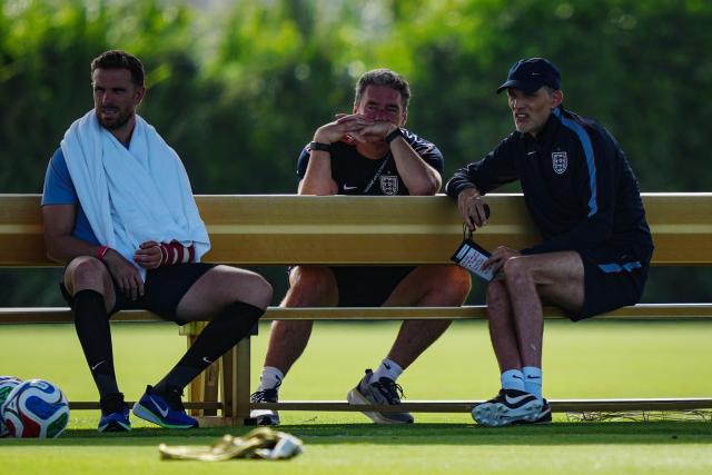 (260711) -- MIAMI, July 11, 2026 (Xinhua) -- Thomas Tuche (R), head coach of England, is seen during a training session ahead of the quarterfinal between England and Norway at the 2026 FIFA World Cup in Miami, the United States, on July 10, 2026. (Xinhua/Jia Haocheng)