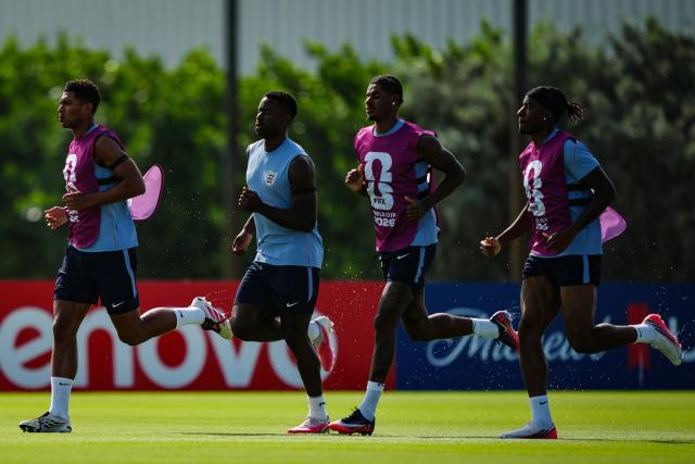 (260711) -- MIAMI, July 11, 2026 (Xinhua) -- Players of England attend a training session ahead of the quarterfinal between England and Norway at the 2026 FIFA World Cup in Miami, the United States, on July 10, 2026. (Xinhua/Jia Haocheng)