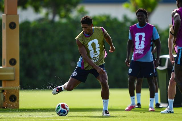 (260711) -- MIAMI, July 11, 2026 (Xinhua) -- Jude Bellingham (L) of England attends a training session ahead of the quarterfinal between England and Norway at the 2026 FIFA World Cup in Miami, the United States, on July 10, 2026. (Xinhua/Jia Haocheng)