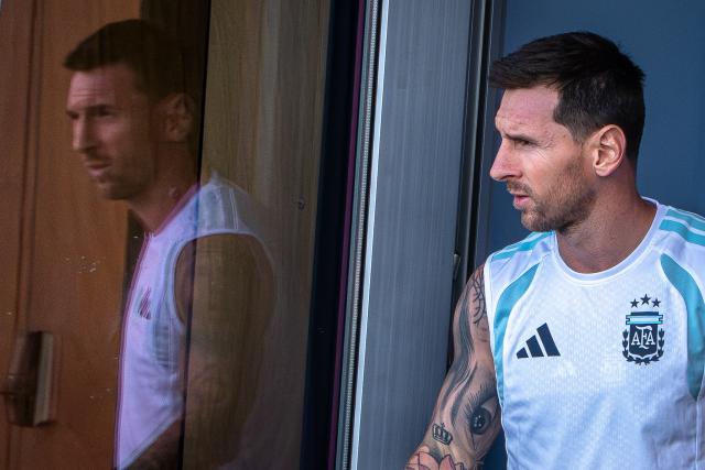 (260711) -- KANSAS CITY, July 11, 2026 (Xinhua) -- Lionel Messi of Argentina attends a training session ahead of the quarterfinal between Argentina and Switzerland at the 2026 FIFA World Cup in Kansas City, the United States, on July 10, 2026. (Xinhua/Xiao Yijiu)