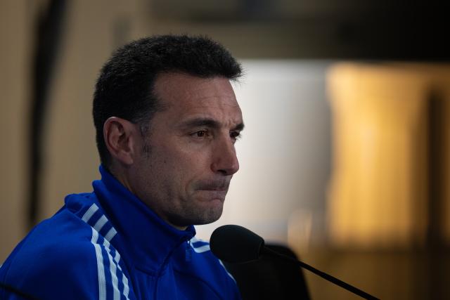 (260711) -- KANSAS CITY, July 11, 2026 (Xinhua) -- Lionel Scaloni, head coach of Argentina, attends a press conference ahead of the quarterfinal between Argentina and Switzerland at the 2026 FIFA World Cup in Kansas City, the United States, on July 10, 2026. (Xinhua/Xiao Yijiu)