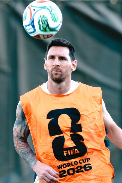 (260711) -- KANSAS CITY, July 11, 2026 (Xinhua) -- Lionel Messi of Argentina attends a training session ahead of the quarterfinal between Argentina and Switzerland at the 2026 FIFA World Cup in Kansas City, the United States, on July 10, 2026. (Xinhua/Xu Chang)