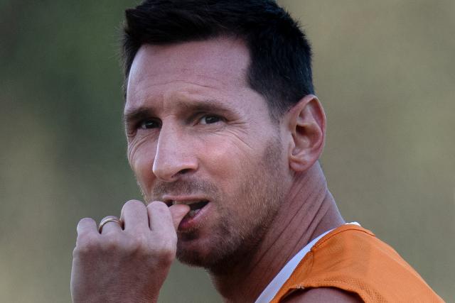 (260711) -- KANSAS CITY, July 11, 2026 (Xinhua) -- Lionel Messi of Argentina attends a training session ahead of the quarterfinal between Argentina and Switzerland at the 2026 FIFA World Cup in Kansas City, the United States, on July 10, 2026. (Xinhua/Xiao Yijiu)
