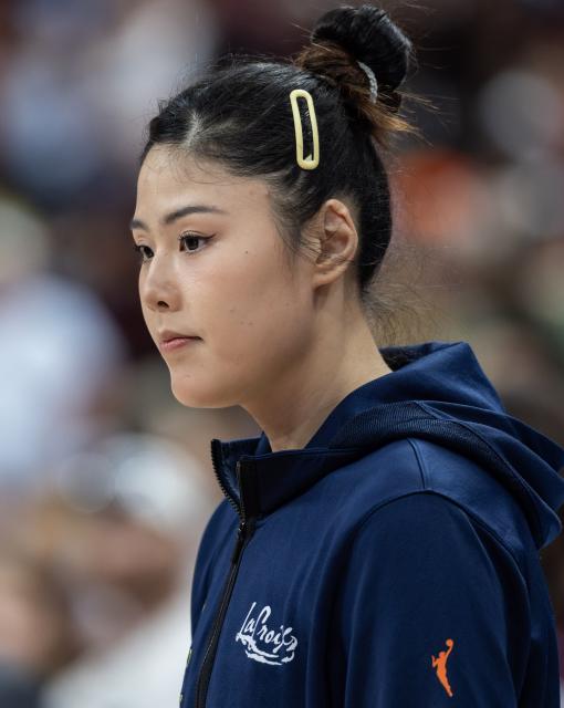 (260711) -- MONTREAL, July 11, 2026 (Xinhua) -- Li Yueru of Dallas Wings warms up before the 2026 WNBA regular season basketball game between Toronto Tempo and Dallas Wings in Montreal, Canada, on July 10, 2026. (Photo by Zou Zheng/Xinhua)