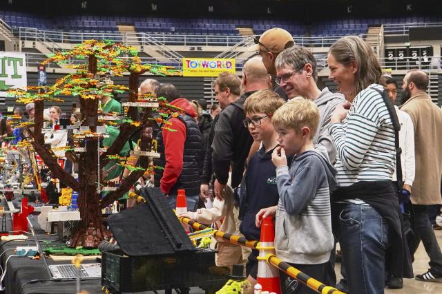 (260711) -- CHRISTCHURCH, July 11, 2026 (Xinhua) -- People view creations by LEGO enthusiasts displayed during the Christchurch Brick Show 2026 in Christchurch, New Zealand, July 11, 2026. The two-day event kicked off here on Saturday, attracting LEGO fans with its aesthetically pleasing and creatively designed exhibits. Held annually in July, this exhibition is the largest LEGO brick event in New Zealand. (Photo by Chen Siyumeng/Xinhua)