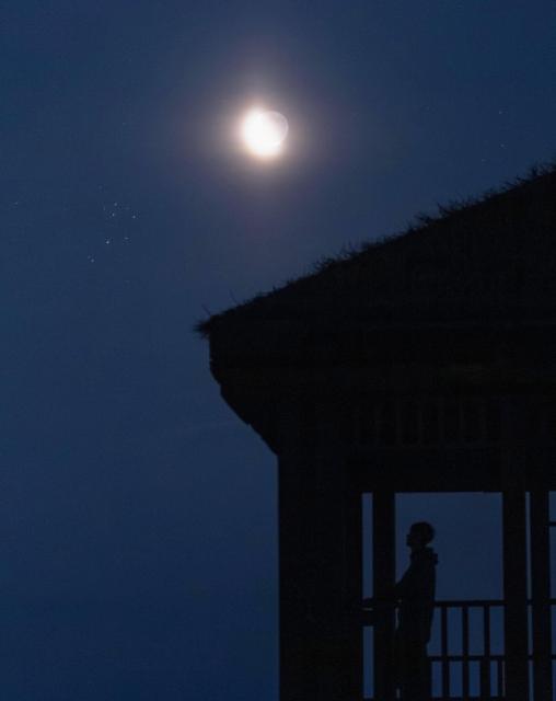 (260711) -- HARBIN, July 11, 2026 (Xinhua) -- This photo taken on July 11, 2026 shows a view of the Pleiades star cluster and a crescent moon in Fujin City, northeast China's Heilongjiang Province. (Photo by Qu Yubao/Xinhua)