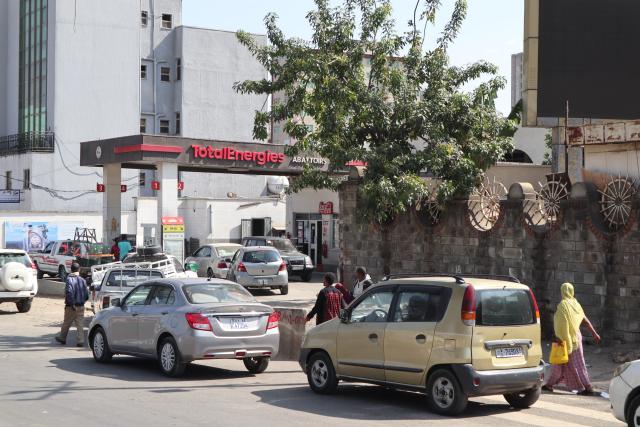 (260713) -- ADDIS ABABA, July 13, 2026 (Xinhua) -- Vehicles line up outside a gas station in Addis Ababa, capital of Ethiopia, March 17, 2026.
  TO GO WITH XINHUA HEADLINES ON JULY 13, 2026. (Xinhua/Liu Fangqiang)