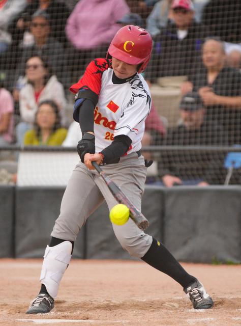 (260713) -- SURREY, July 13, 2026 (Xinhua) -- Yan Siyu of China competes during the final game between China and Canada at the 2026 Canada Cup International Softball Championship in Surrey, British Columbia, Canada, July 12, 2026.
Canada claimed the championship title with a 7-3 victory over China, while China finished as the first runner-up. (Photo by Liang Sen/Xinhua)