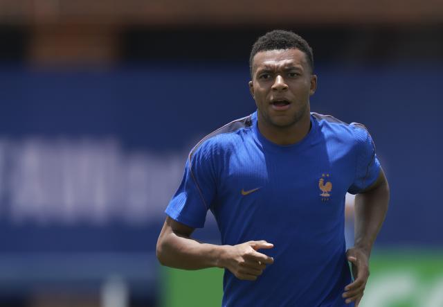 (260714) -- DALLAS, July 14, 2026 (Xinhua) -- Kylian Mbappe of France attends a training session ahead of the semi-final match between France and Spain at the 2026 FIFA World Cup in Dallas, the United States, on July 13, 2026. (Xinhua/Hu Xingyu)
