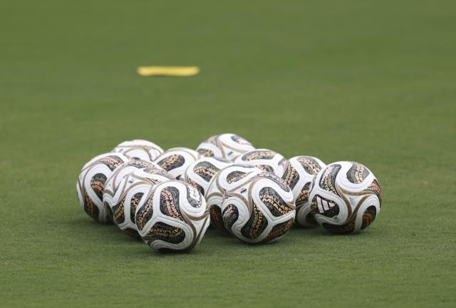 (260714) -- DALLAS, July 14, 2026 (Xinhua) -- Footballs for the semi-final match between France and Spain are placed on the court at the 2026 FIFA World Cup in Dallas, the United States, on July 13, 2026. (Xinhua/Hu Xingyu)