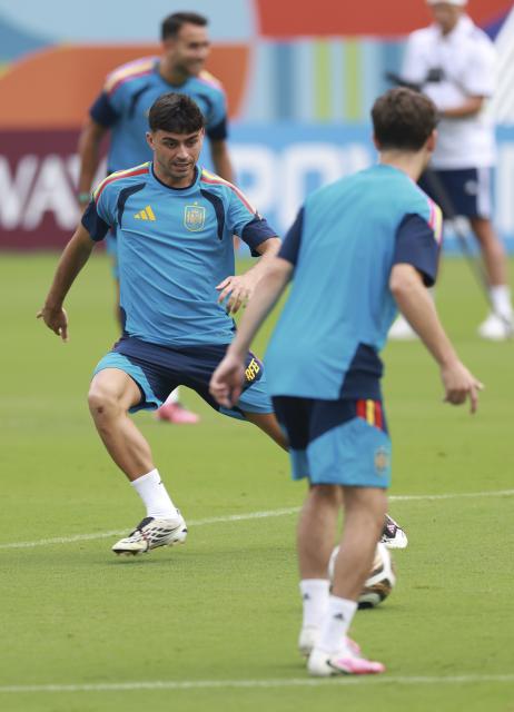 (260714) -- DALLAS, July 14, 2026 (Xinhua) -- Pedri of Spain attends a training session ahead of the semi-final match between France and Spain at the 2026 FIFA World Cup in Dallas, the United States, on July 13, 2026. (Xinhua/Hu Xingyu)