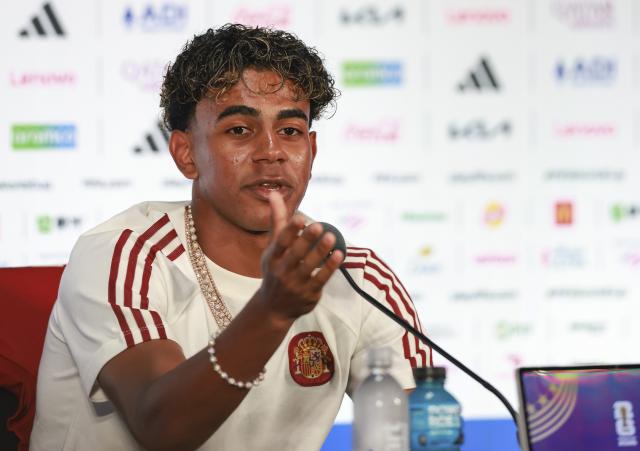 (260714) -- DALLAS, July 14, 2026 (Xinhua) -- Lamine Yamal of Spain attends a press conference ahead of the semi-final match between France and Spain at the 2026 FIFA World Cup in Dallas, the United States, on July 13, 2026. (Xinhua/Hu Xingyu)