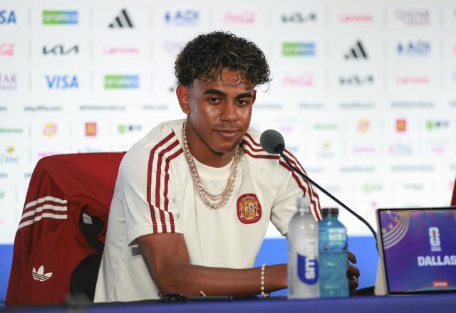 (260714) -- DALLAS, July 14, 2026 (Xinhua) -- Lamine Yamal of Spain attends a press conference ahead of the semi-final match between France and Spain at the 2026 FIFA World Cup in Dallas, the United States, on July 13, 2026. (Xinhua/Hu Xingyu)