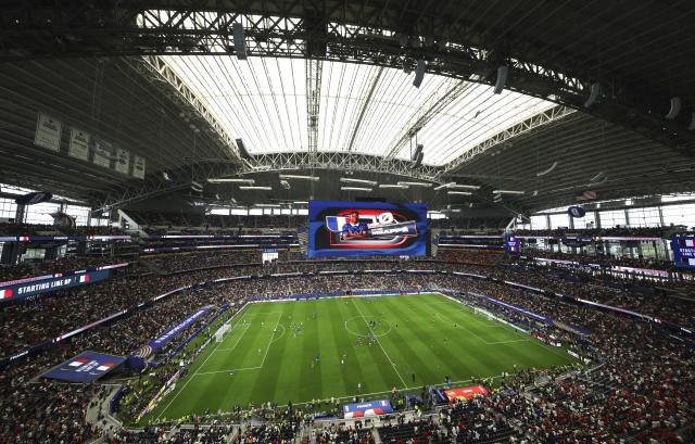 (260715) -- DALLAS, July 15, 2026 (Xinhua) -- Kylian Mbappe of France is introduced before the semifinal match between France and Spain at the 2026 FIFA World Cup at Dallas Stadium in Dallas, the United States, July 14, 2026. (Xinhua/Hu Xingyu)