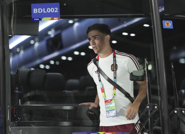 (260715) -- DALLAS, July 15, 2026 (Xinhua) -- Gavi of Spain arrives before the semifinal match between France and Spain at the 2026 FIFA World Cup at Dallas Stadium in Dallas, the United States, July 14, 2026. (Xinhua/Huang Zongzhi)