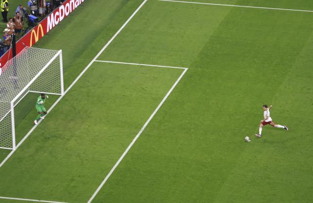(260715) -- DALLAS, July 15, 2026 (Xinhua) -- Mikel Oyarzabal (R) of Spain scores a penalty kick during the semifinal match between France and Spain at the 2026 FIFA World Cup at Dallas Stadium in Dallas, the United States, July 14, 2026. (Xinhua/Hu Xingyu)
