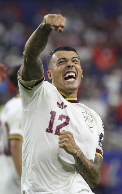 (260715) -- DALLAS, July 15, 2026 (Xinhua) -- Pedro Porro of Spain celebrates after the semifinal match between France and Spain at the 2026 FIFA World Cup at Dallas Stadium in Dallas, the United States, July 14, 2026. (Xinhua/Xu Zijian)