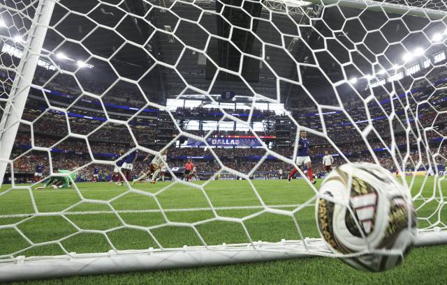 (260715) -- DALLAS, July 15, 2026 (Xinhua) -- Pedro Porro (front L) of Spain celebrates a goal during the semifinal match between France and Spain at the 2026 FIFA World Cup at Dallas Stadium in Dallas, the United States, July 14, 2026. (Xinhua/Xu Zijian)