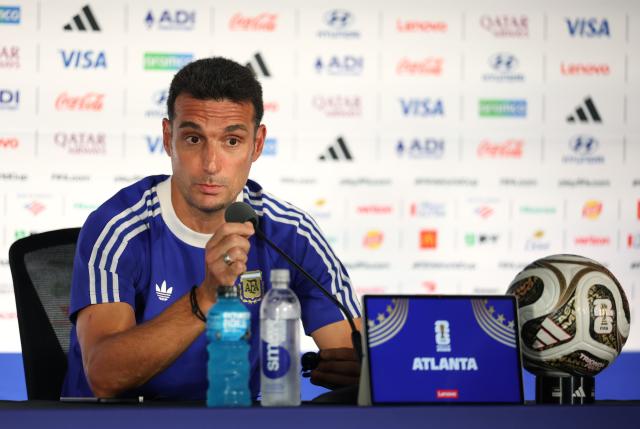 (260715) -- ATLANTA, July 15, 2026 (Xinhua) -- Lionel Scaloni, head coach of Argentina, attends a press conference ahead of the semifinal match between Argentina and England at the 2026 FIFA World Cup in Atlanta, Georgia, the United States, July 14, 2026. (Xinhua/Li Ming)