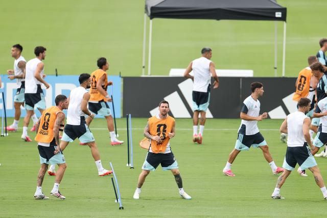 (260715) -- MARIETTA, July 15, 2026 (Xinhua) -- Lionel Messi (C) of Argentina attends a training session ahead of the semifinal match between Argentina and England at the 2026 FIFA World Cup in Marietta, Georgia, the United States, on July 14, 2026. (Xinhua/Cao Can)