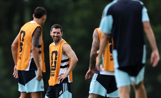(260715) -- MARIETTA, July 15, 2026 (Xinhua) -- Lionel Messi (2nd L) of Argentina attends a training session ahead of the semifinal match between Argentina and England at the 2026 FIFA World Cup in Marietta, Georgia, the United States, on July 14, 2026. (Xinhua/Li Ming)