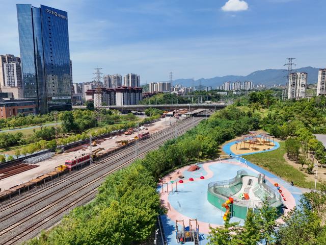 (260715) -- BEIJING, July 15, 2026 (Xinhua) -- An aerial drone photo taken on July 14, 2026 shows a renovated urban sports park in Dazhou City of southwest China's Sichuan Province. During China's 14th Five-Year Plan period (2021-2025), over 240,000 old urban residential compounds were renovated across the country, benefiting more than 40 million households and 110 million residents.
   Under urban renewal initiatives, 129,000 elevators have been installed, over 3.4 million parking spaces have been added, and 64,000 residential compound service facilities providing services such as senior and child care have been constructed.
   Entering the 15th Five-Year Plan period (2026-2030), China schedules to start the renovation work of another 115,000 old urban residential compounds, in an effort to inject new development vitality into old neighborhoods. (Xinhua/Wang Xi)