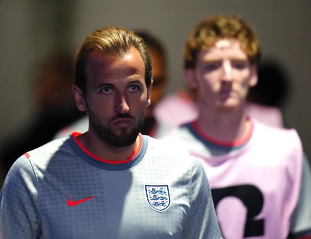 (260716) -- ATLANTA, July 16, 2026 (Xinhua) -- Harry Kane of England prepares to warm up before the semifinal match between Argentina and England at the 2026 FIFA World Cup at Atlanta Stadium in Atlanta, the United States, July 15, 2026. (Xinhua/Jia Haocheng)