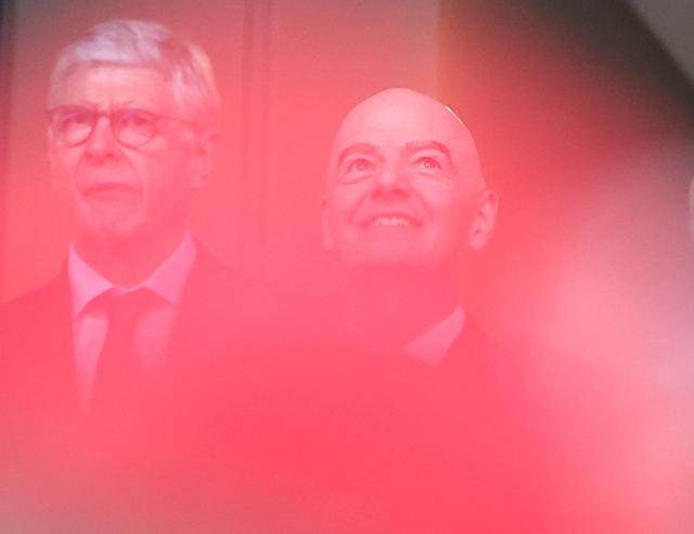 (260716) -- ATLANTA, July 16, 2026 (Xinhua) -- FIFA President Gianni Infantino (R) is seen before the semifinal match between Argentina and England at the 2026 FIFA World Cup at Atlanta Stadium in Atlanta, the United States, July 15, 2026. (Xinhua/Cao Can)
