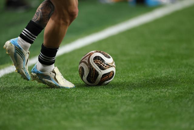 (260716) -- ATLANTA, July 16, 2026 (Xinhua) -- Lionel Messi of Argentina warms up before the semifinal match between Argentina and England at the 2026 FIFA World Cup at Atlanta Stadium in Atlanta, the United States, July 15, 2026. (Xinhua/Li Ming)
