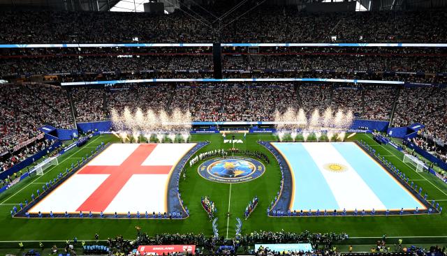 (260716) -- ATLANTA, July 16, 2026 (Xinhua) -- Players of both sides react before the semifinal match between Argentina and England at the 2026 FIFA World Cup at Atlanta Stadium in Atlanta, the United States, July 15, 2026. (Xinhua/Xiao Yijiu)