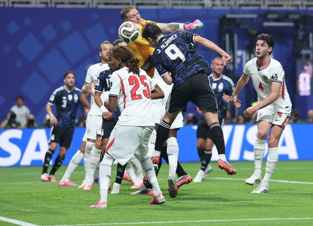 (260716) -- ATLANTA, July 16, 2026 (Xinhua) -- Julian Alvarez (front R) of Argentina jumps for a header during the semifinal match between Argentina and England at the 2026 FIFA World Cup at Atlanta Stadium in Atlanta, the United States, July 15, 2026. (Xinhua/Cao Can)
