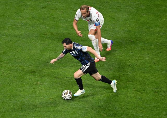 (260716) -- ATLANTA, July 16, 2026 (Xinhua) -- Lionel Messi (L) of Argentina vies with Harry Kane of England during the semifinal match between Argentina and England at the 2026 FIFA World Cup at Atlanta Stadium in Atlanta, the United States, July 15, 2026. (Xinhua/Xiao Yijiu)