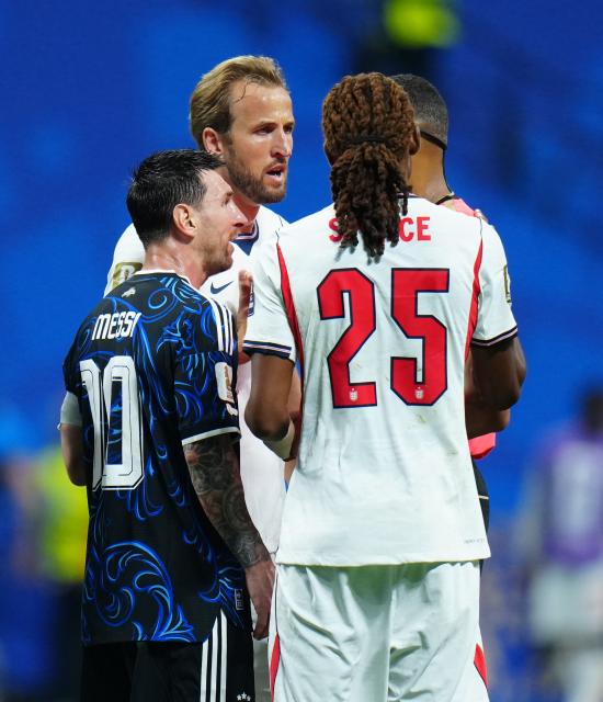 (260716) -- ATLANTA, July 16, 2026 (Xinhua) -- Lionel Messi (1st L) of Argentina and Harry Kane (2nd L) of England communicate with the referee during the semifinal match between Argentina and England at the 2026 FIFA World Cup at Atlanta Stadium in Atlanta, the United States, July 15, 2026. (Xinhua/Jia Haocheng)