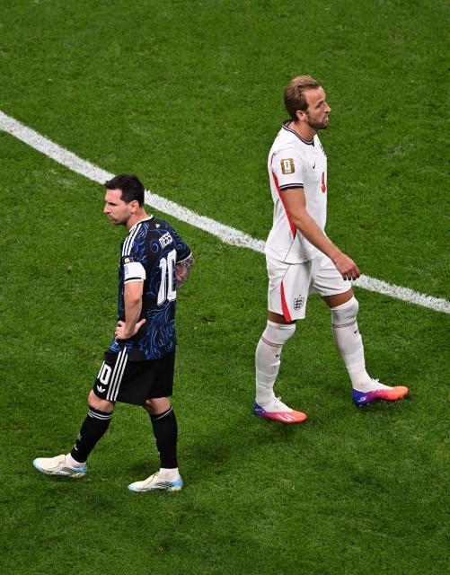 (260716) -- ATLANTA, July 16, 2026 (Xinhua) -- Lionel Messi (L) of Argentina and Harry Kane of England react during the semifinal match between Argentina and England at the 2026 FIFA World Cup at Atlanta Stadium in Atlanta, the United States, July 15, 2026. (Xinhua/Xiao Yijiu)