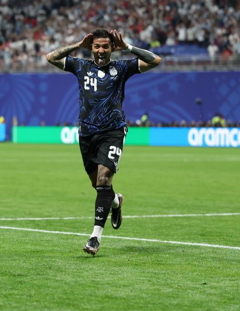 (260716) -- ATLANTA, July 16, 2026 (Xinhua) -- Enzo Fernandez of Argentina celebrates a goal during the semifinal match between Argentina and England at the 2026 FIFA World Cup at Atlanta Stadium in Atlanta, the United States, July 15, 2026. (Xinhua/Li Ming)