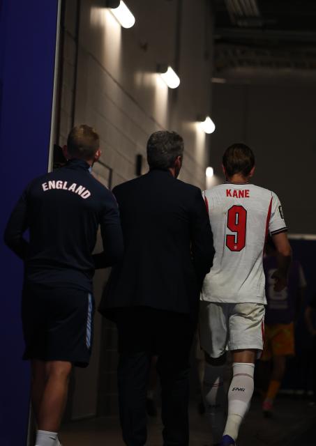 (260716) -- ATLANTA, July 16, 2026 (Xinhua) -- Harry Kane of England leaves after the semifinal match between Argentina and England at the 2026 FIFA World Cup at Atlanta Stadium in Atlanta, the United States, July 15, 2026. (Xinhua/Li Ming)
