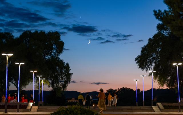 (260718) -- HARBIN, July 18, 2026 (Xinhua) -- This photo taken on July 17, 2026 shows the moon and Venus in Yichun City, northeast China's Heilongjiang Province. (Photo by Li Jiaxing/Xinhua)