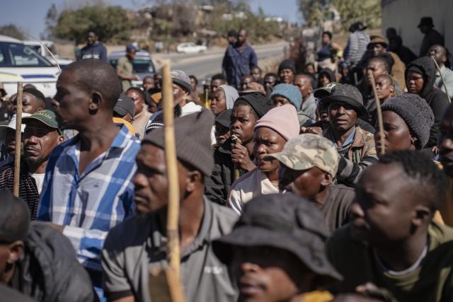 (260718) -- JOHANNESBURG, July 18, 2026 (Xinhua) -- Protesters march during a demonstration against illegal immigration in Johannesburg, South Africa, July 16, 2026. TO GO WITH "Feature: As migrants await repatriation, South Africa faces persistent anti-immigration tensions" (Photo by Ihsaan Haffejee/Xinhua)