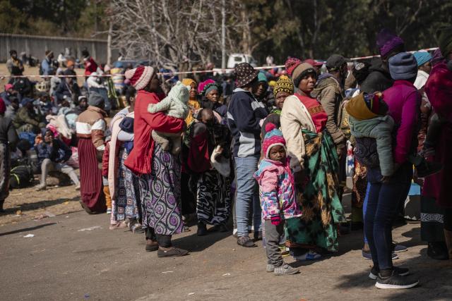 (260718) -- JOHANNESBURG, July 18, 2026 (Xinhua) -- Malawians wait outside the Malawian consulate in Johannesburg, South Africa, July 13, 2026. TO GO WITH "Feature: As migrants await repatriation, South Africa faces persistent anti-immigration tensions" (Photo by Ihsaan Haffejee/Xinhua)